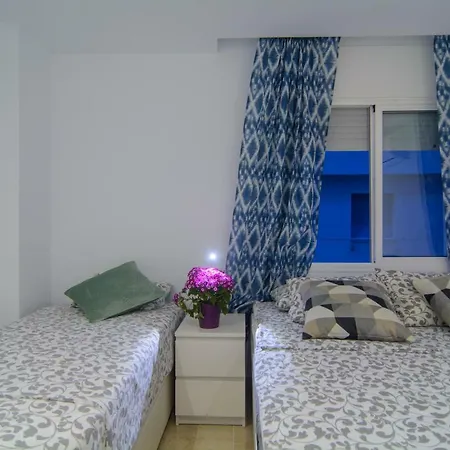 아파트 River Playa Beachfront Apartment, Large Terrace 푸엔히롤라