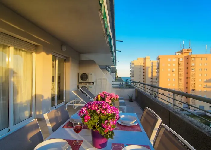 River Playa Beachfront Apartment, Large Terrace Lägenhet Fuengirola