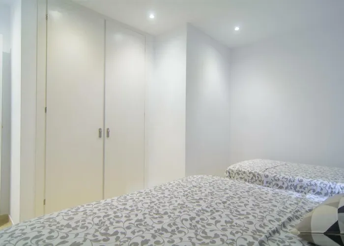 River Playa Beachfront Apartment, Large Terrace フエンヒロラ