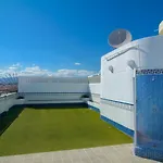 River Playa Beachfront Apartment, Large Terrace アパート *