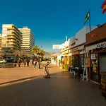 River Playa Beachfront Apartment, Large Terrace フエンヒロラ