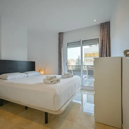 River Playa Beachfront Apartment, Large Terrace アパート フエンヒロラ